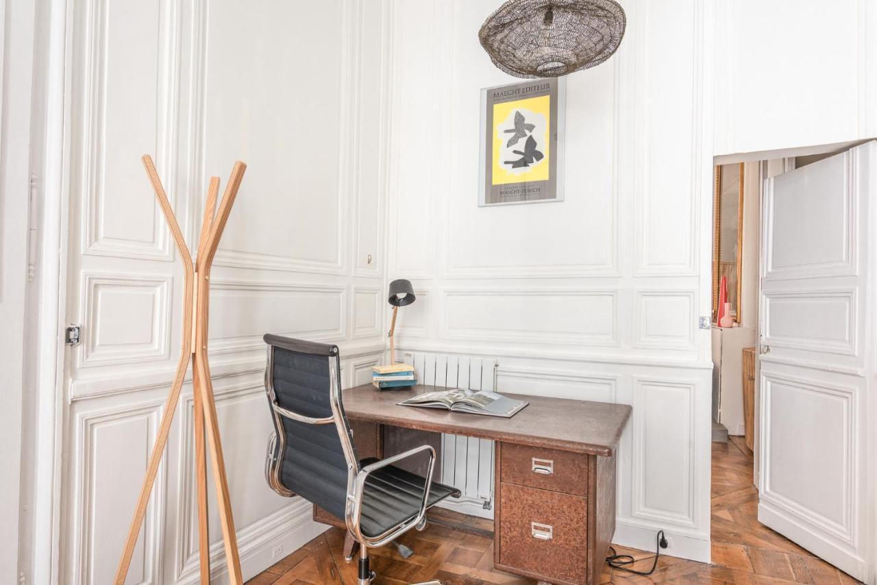 Outstanding Parisian Flat In Heart Of Paris Center Apartment Exterior foto